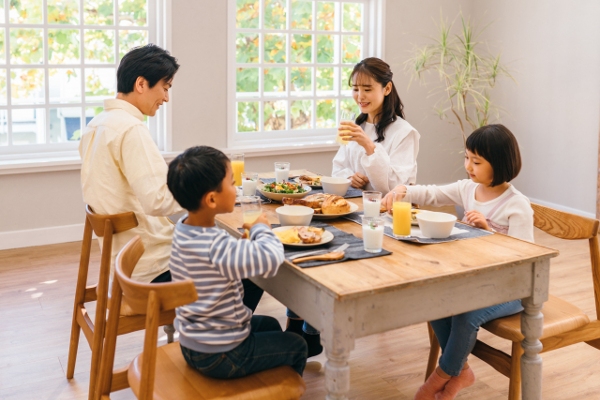 家族での朝食